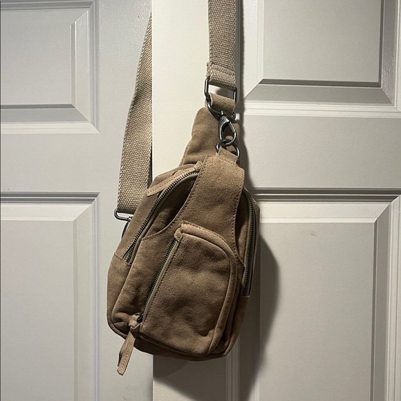 Free People Handbags - Free People Hudson Sling Bag